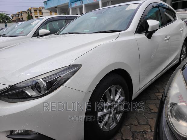 2016 Mazda Axela in Pearl: Stunning Condition, Reasonable Price
