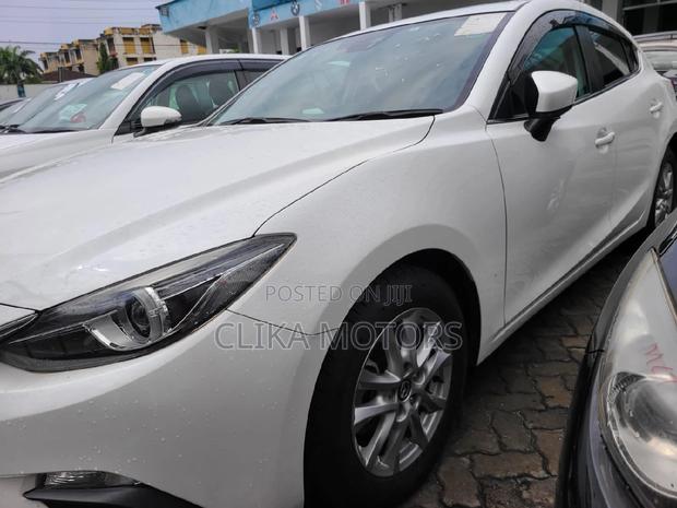 2016 Mazda Axela in Pearl: Stunning Condition, Reasonable Price