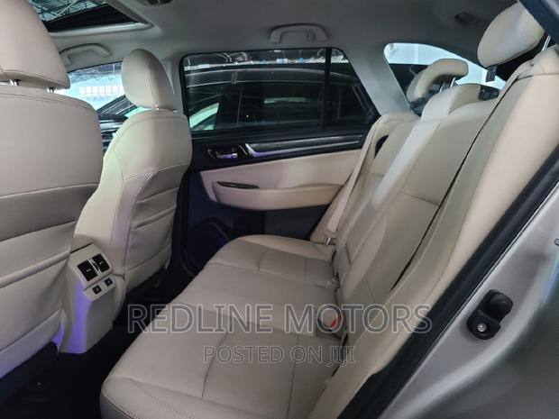 Subaru Outback 2.5i AWD - Gray 2016