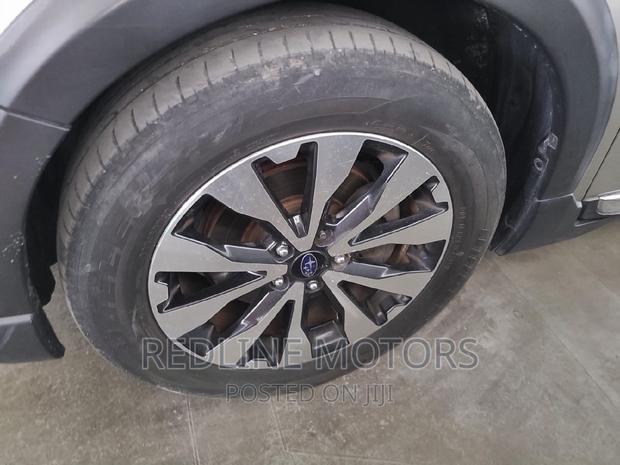 Subaru Outback 2.5i AWD - Gray 2016