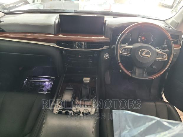 Pre-owned 2016 Lexus LX 570 AWD Black - Powerful Luxury SUV
