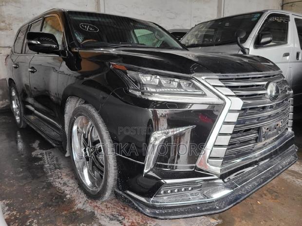 Pre-owned 2016 Lexus LX 570 AWD Black - Powerful Luxury SUV