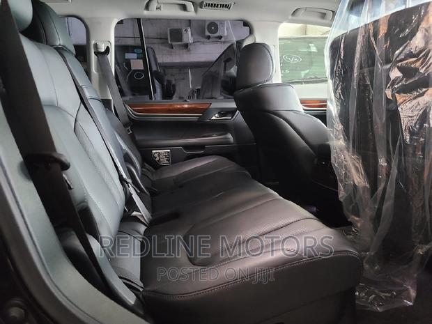 Pre-owned 2016 Lexus LX 570 AWD Black - Powerful Luxury SUV