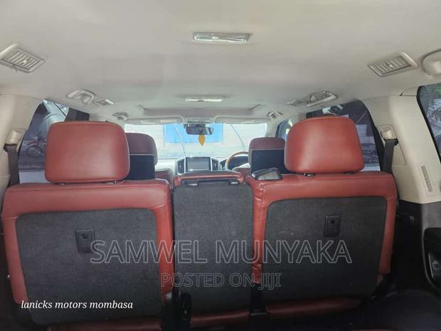 2015 Black Toyota Land Cruiser 4.5 V8 DLX