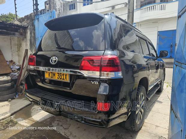 2015 Black Toyota Land Cruiser 4.5 V8 DLX