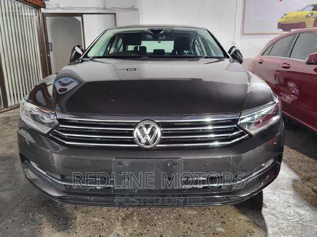 Volkswagen Passat 2016 - Gray - Impeccable Style & Quality