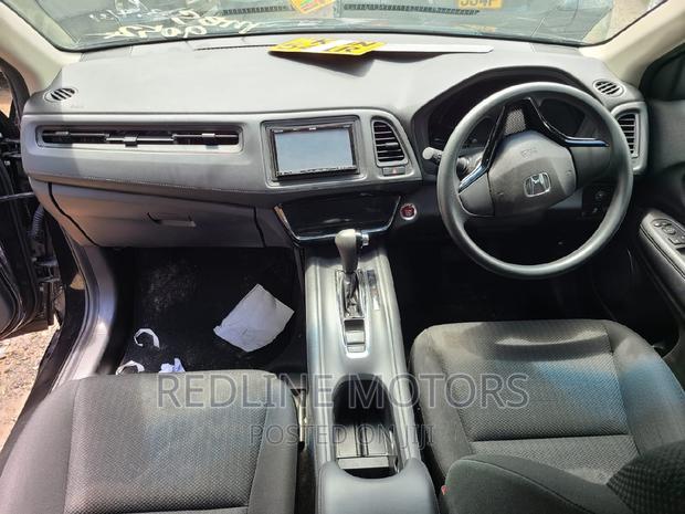 2016 Honda Vezel 1.5 4WD Black - Top-Notch Performance