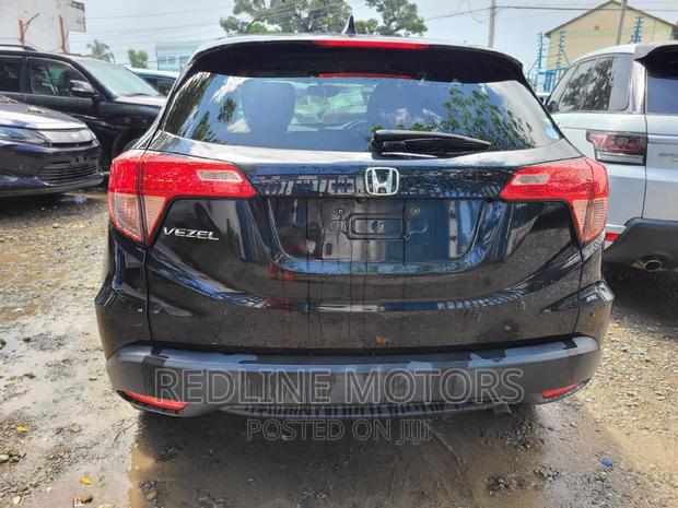 2016 Honda Vezel 1.5 4WD Black - Top-Notch Performance