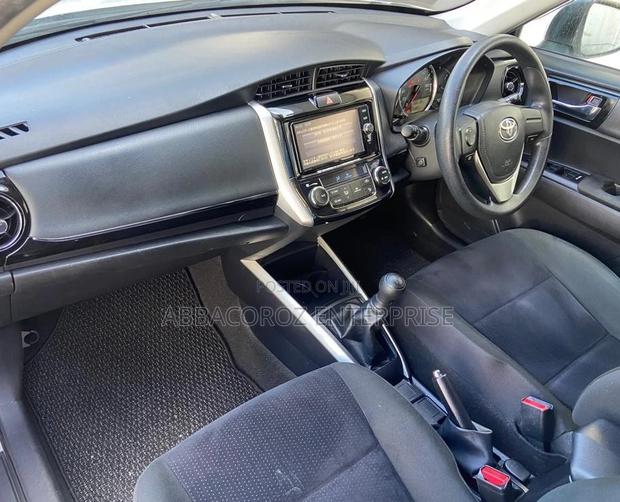 Gray Toyota Corolla Fielder 2016: Reliable Performance