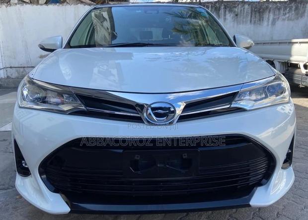 Gray Toyota Corolla Fielder 2016: Reliable Performance
