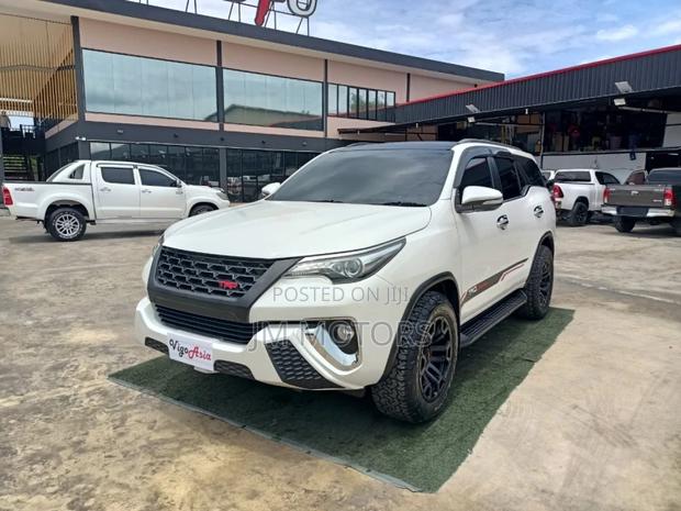 Toyota Fortuner 2017 White