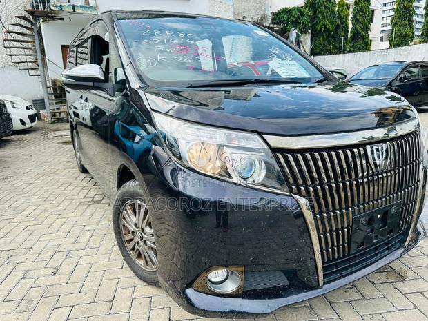 2016 Toyota Esquire 2.0 AWD 7-seater Black