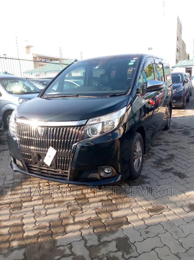 2016 Toyota Esquire 2.0 FWD - 7 Seater Matt Black