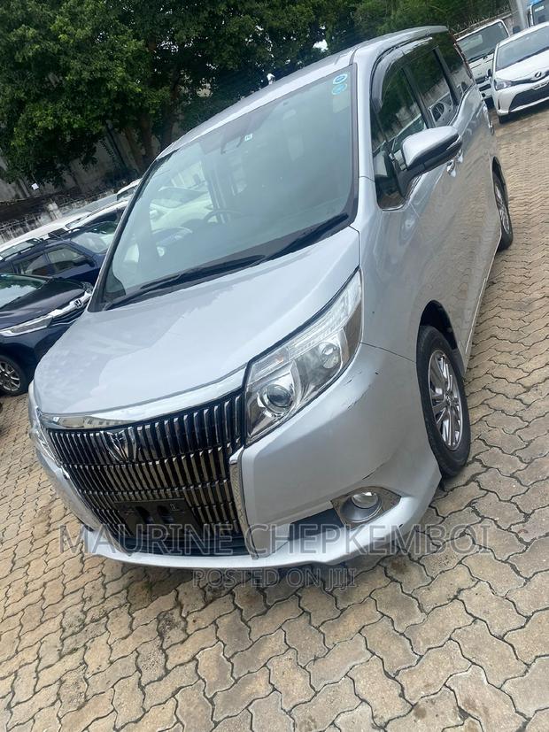Toyota Esquire 2.0 FWD - 7-Seater, Silver, Family-Friendly Car