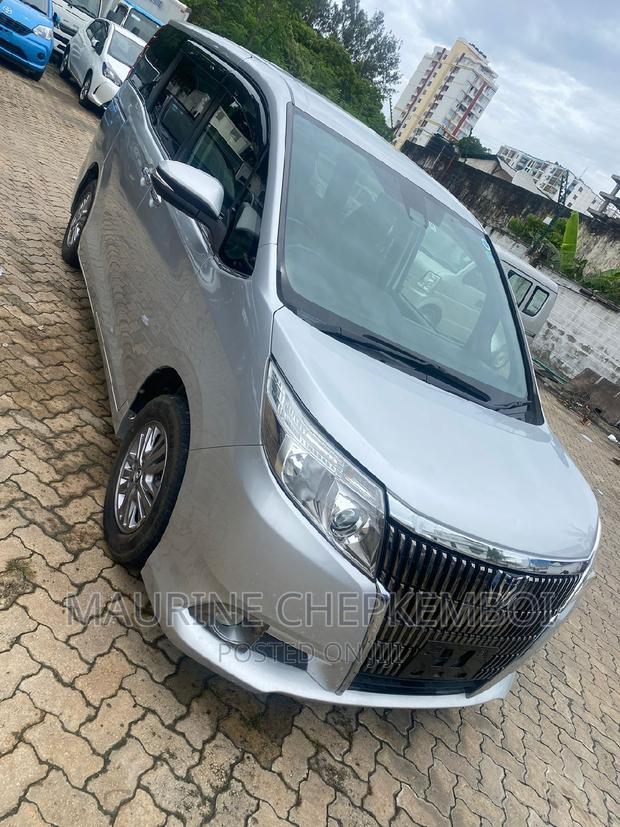 Toyota Esquire 2.0 FWD - 7-Seater, Silver, Family-Friendly Car