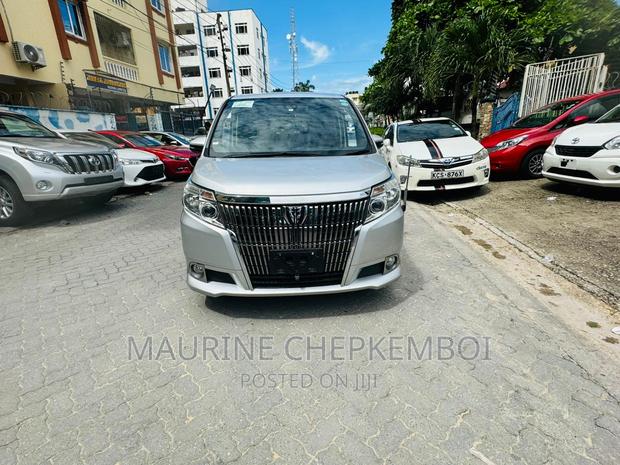 2016 Toyota Esquire 8-Seater Gray 2.0 FWD - Used Car for Sale