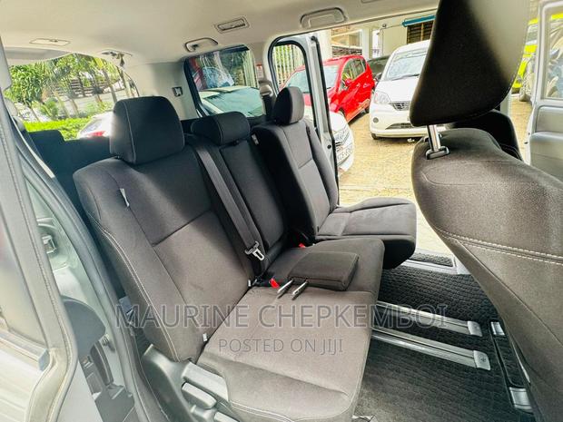 2016 Toyota Esquire 8-Seater Gray 2.0 FWD - Used Car for Sale