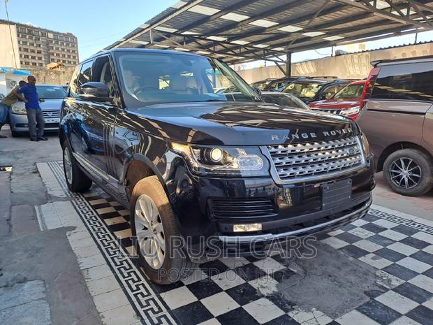 New 2017 Black Range Rover Vogue - SUV for the Luxury Lover