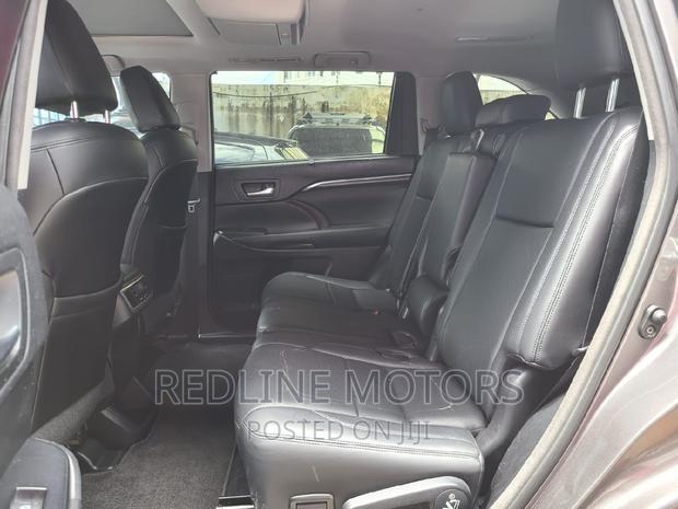 Pre-Owned 2016 Kluger Toyota SUV Gray - For Sale