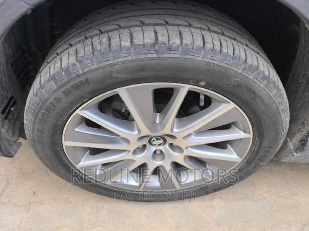 2016 Toyota RAV4 LE AWD: 2.5L 4-Cylinder 6-Speed Automatic, Blue