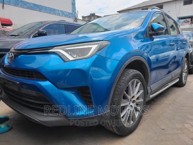 2016 Toyota RAV4 LE AWD: 2.5L 4-Cylinder 6-Speed Automatic, Blue