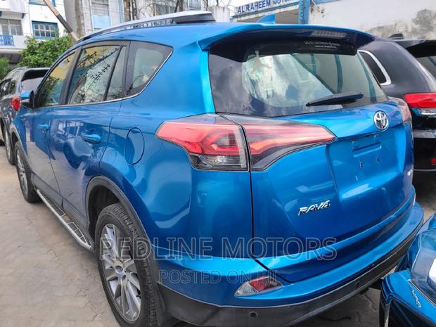 2016 Toyota RAV4 LE AWD: 2.5L 4-Cylinder 6-Speed Automatic, Blue