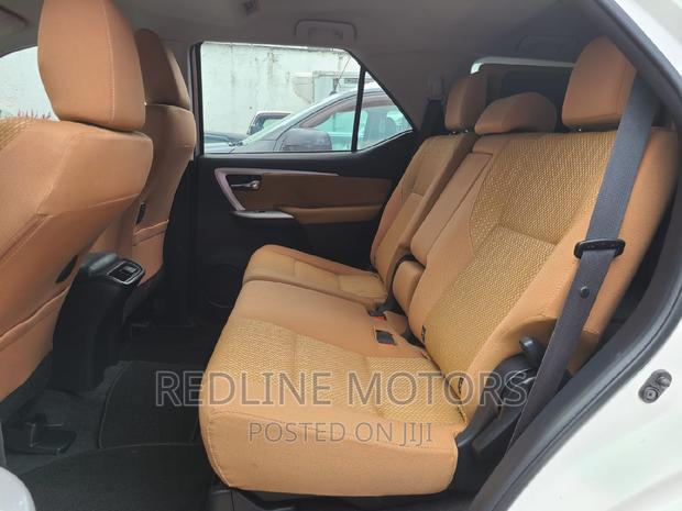 2016 Toyota Fortuner 2.8 D AWD Pearl - Top-of-the-line SUV
