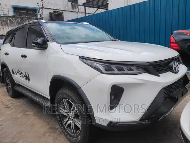 2016 Toyota Fortuner 2.8 D AWD Pearl - Top-of-the-line SUV