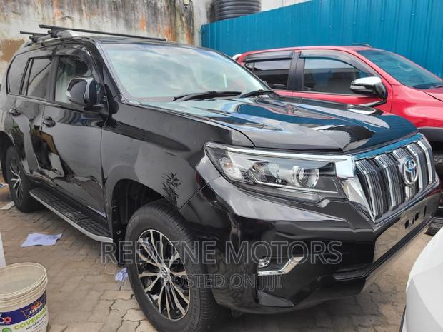 Luxury 2017 Toyota Land Cruiser Prado Black - Ideal for Adventure