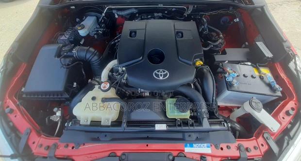 2017 Toyota Hilux Red: Two Stylish Variants for Your Drive