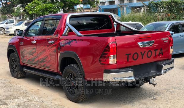 2017 Toyota Hilux Red: Two Stylish Variants for Your Drive