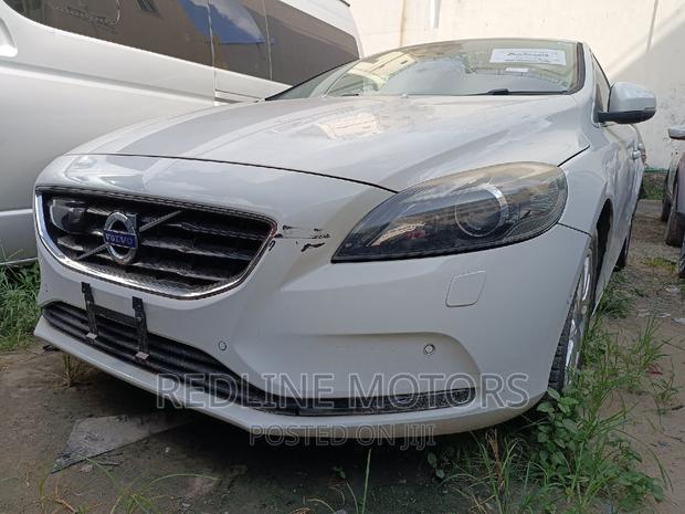 Volvo V40 2016 White - Used Car with Full Service History