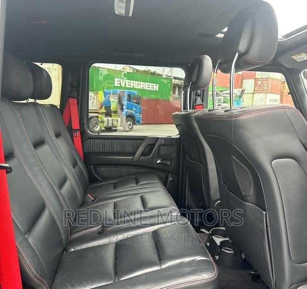 Luxury 2016 Mercedes-Benz G-Class G 550 AWD in Black