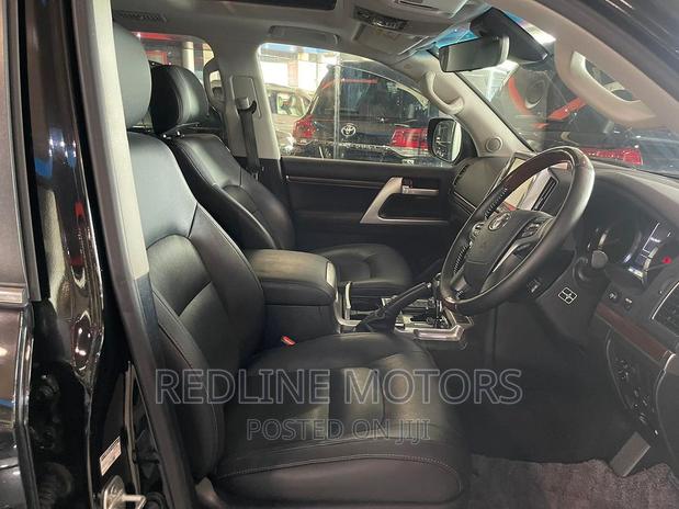 2016 Toyota Land Cruiser 4.6 V8 ZX Black - Elegant, Powerful, and Versatile