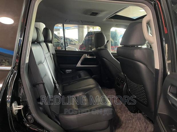 2016 Toyota Land Cruiser 4.6 V8 ZX Black - Elegant, Powerful, and Versatile