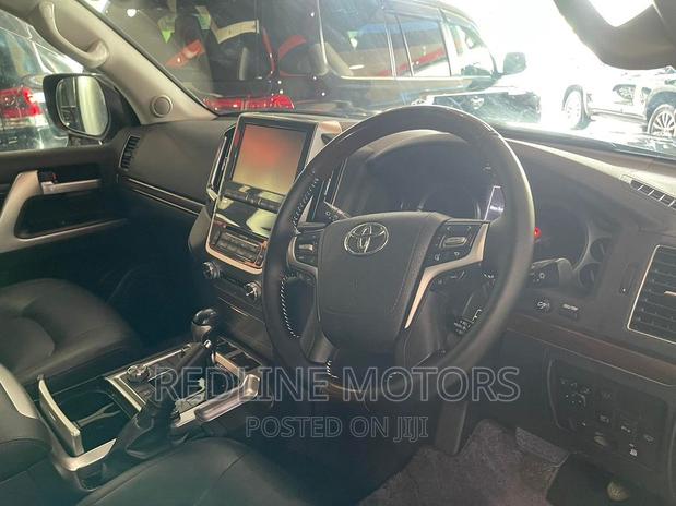 2016 Toyota Land Cruiser 4.6 V8 ZX Black - Elegant, Powerful, and Versatile
