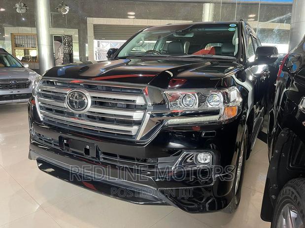 2016 Toyota Land Cruiser 4.6 V8 ZX Black - Elegant, Powerful, and Versatile