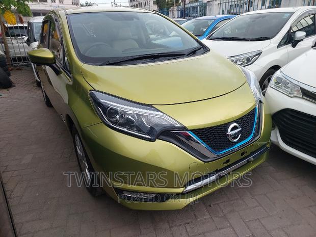 Green Nissan Note 1.2 Hybrid 2017 - Affordable and Powerful