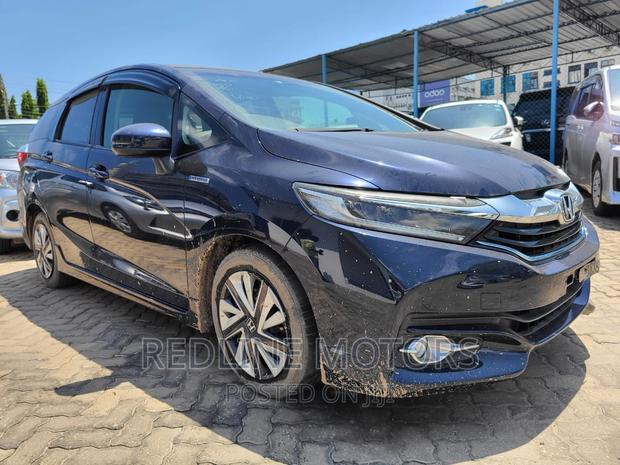 Pre-Owned Honda Shuttle 1.5 G 2WD 2016 Black - Ideal for Daily Commute