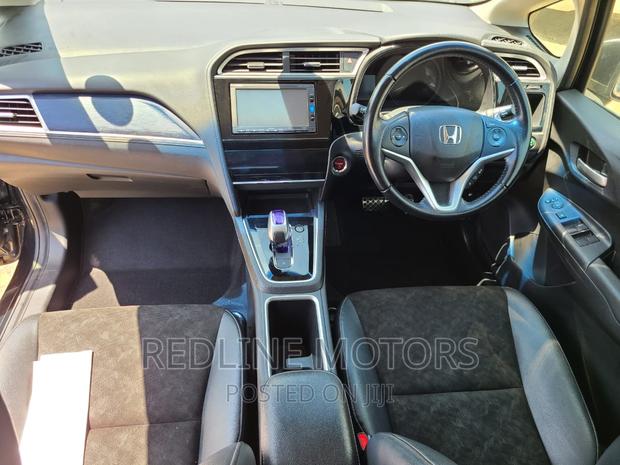 Pre-Owned Honda Shuttle 1.5 G 2WD 2016 Black - Ideal for Daily Commute