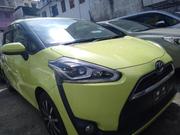 2016 Toyota Sienta 1.5 FWD Green - Reliable and Comfortable Minivan for sale