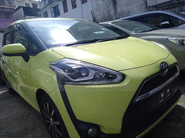 2016 Toyota Sienta 1.5 FWD Green - Reliable and Comfortable Minivan