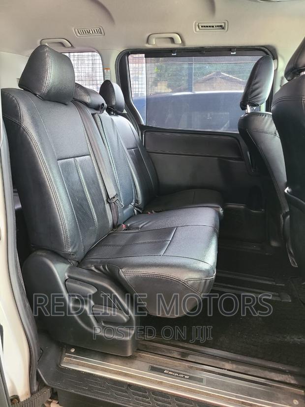 2018 Toyota Esquire 2.0 AWD 7-Seater - Pearl