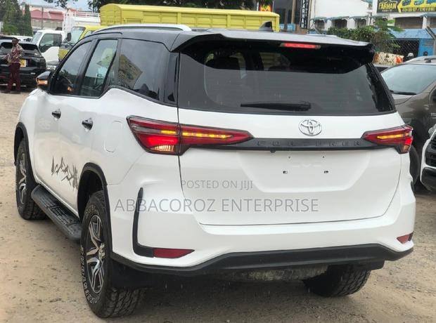 2017 Toyota Fortuner 2.8 D RWD in White - Pre-owned