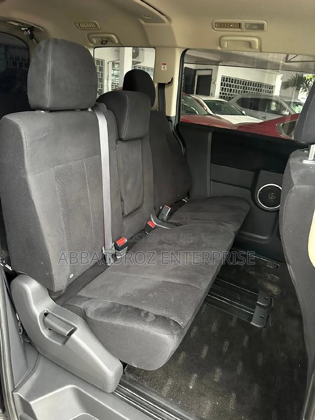 Mitsubishi Delica 2016 Black - Premium Edition