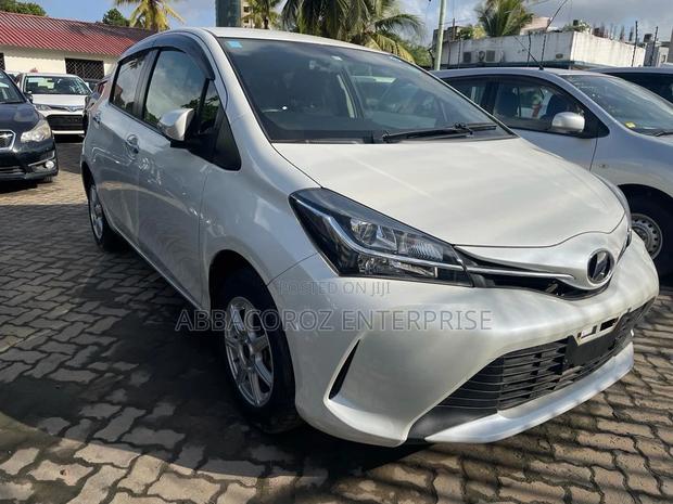 2016 Toyota Vitz Pearl: Sleek, Stylish, and Efficient Compact Car!