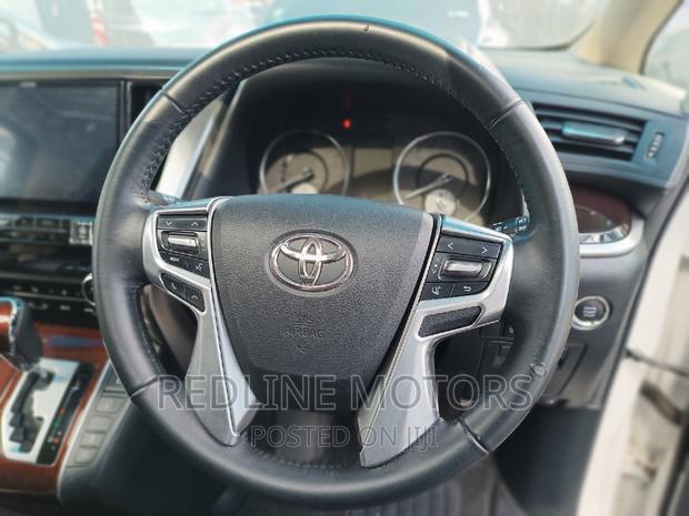 2016 Toyota Alphard in White - Luxurious