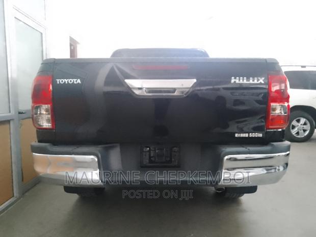 2016 Toyota Hilux Black Out: Dark and Distinctive Pickup