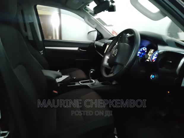 2016 Toyota Hilux Black Out: Dark and Distinctive Pickup