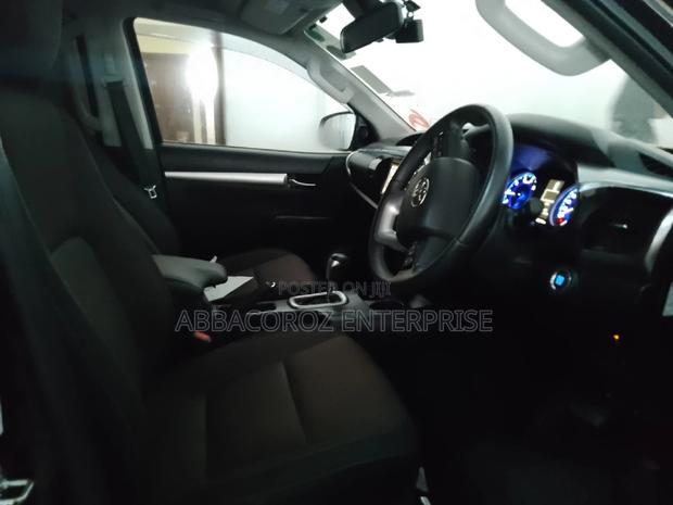 2016 Toyota Hilux Black Out: Dark and Distinctive Pickup